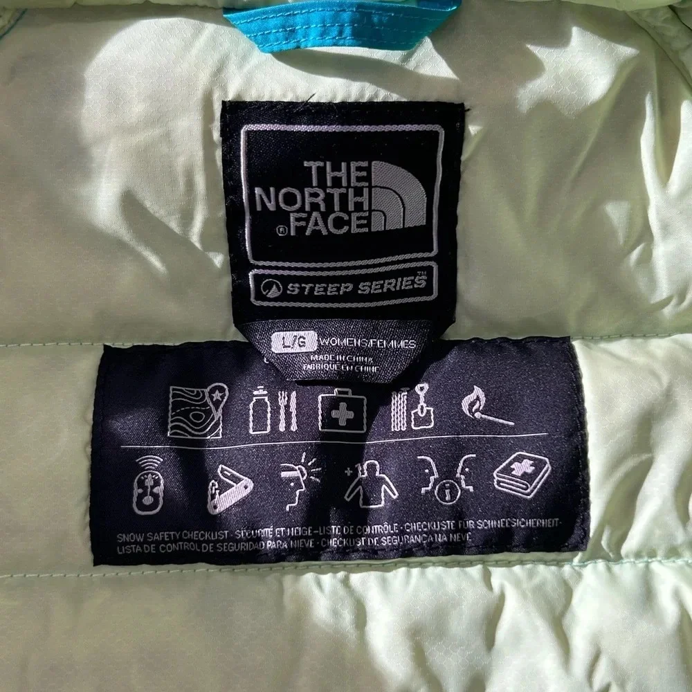 The North Face Women's Blue Ski Jacket - Picture 11 of 16